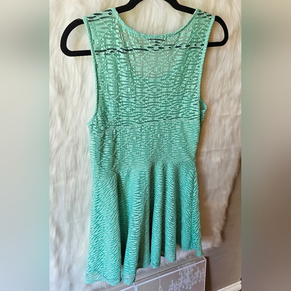 Material Girl Keep It Mint Sweetheart Textured Skater Fit & Flare Dress - Picture 3 of 7